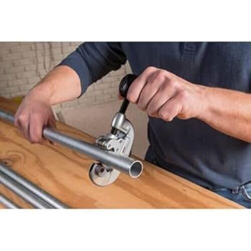 RIDGID 32910 Model 10 Screw Feed Tubing Cutter, 1/8-inch to 1-inch Tube Cutter Small Silver/Black