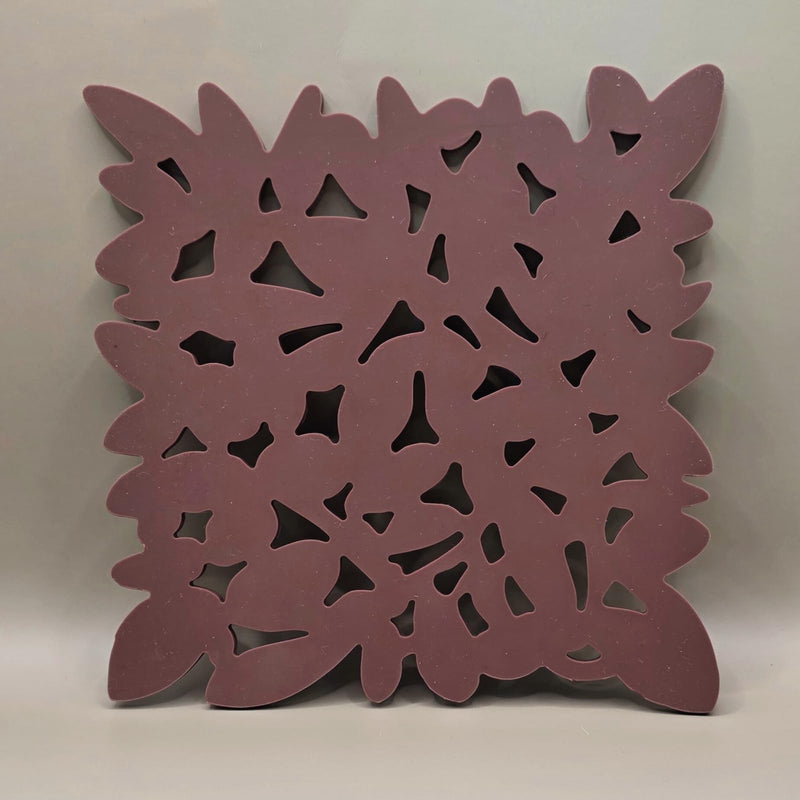 JAJU Silicone Trivet – Blossom Pattern Heat-Resistant Pot Holder, Non-Slip Double-Sided Design, Dishwasher Safe, Square 14.5cm, Burgundy