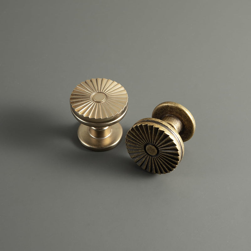 Goo-Ki Antique Brass Cabinet Drawer Knobs Zinc Alloy Kitchen Hardware - 6 Pack Vintage Bronze Retro Brass Single Screw Bar Pull Handles for Cupboard Wardrobe,9615GT-DK