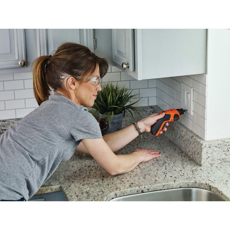 BLACK+DECKER 4V MAX* Cordless screwdriver (BDCS20C)