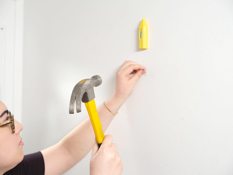 Jokari Mag Stud Finder™ - Magnetic Stud Detector with Indicator Light, Built-in Level, and Magnet for Hanging Frames, Shelves, and TV Mounting on Drywall