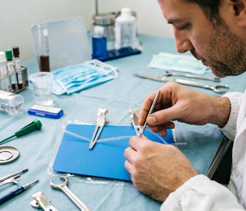 Vascular Anastomosis Suture Practice Kit, Microsurgery Training Model with Transparent Vessels & Blue Base, Support End-to-End/Side-to-Side Suture Training (No Tweezers)