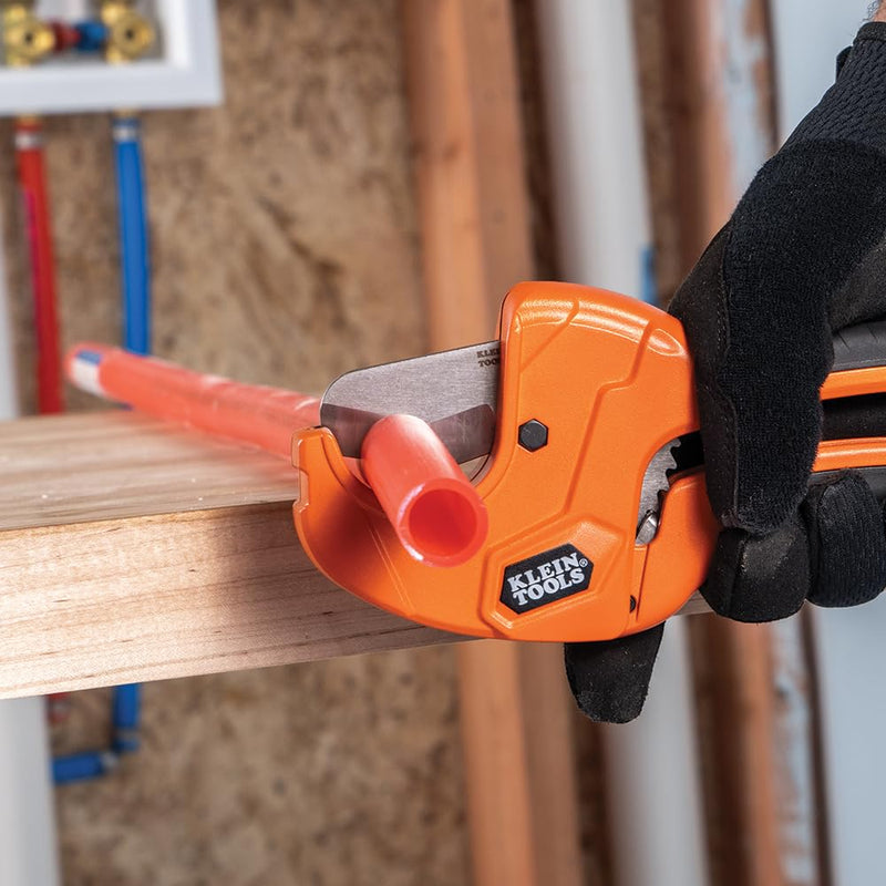 Klein Tools 50063 Ratcheting PVC Pipe Cutter, Cuts 1-1/4-Inch I.D. PVC, CPVC, PEX Pipes, One-Handed Operation, Replaceable Blades