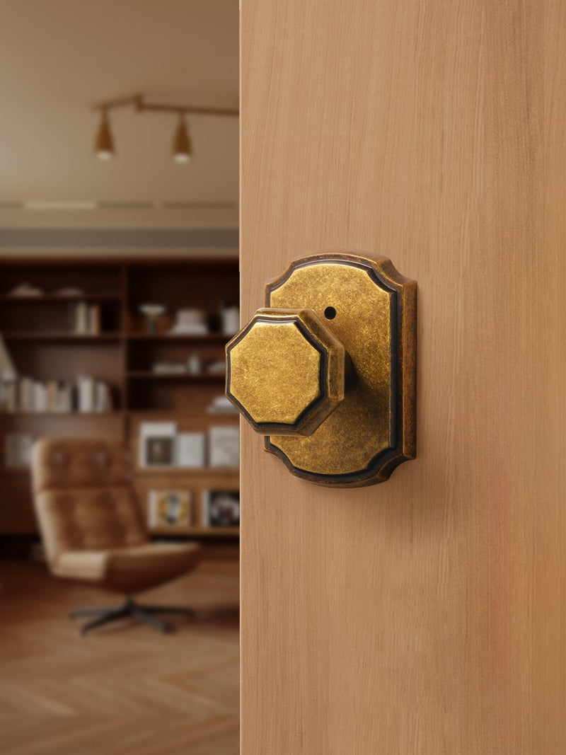 1 Pack Antique Brass Door Knobs Interior Privacy Door Knob with Lock for Bedroom and Bathroom,Zinc Alloy 1