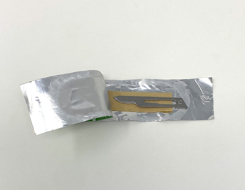 Disposable Surgical Scalpel Blades Sterile High Grade Carbon Steel 2.1% 10xx Individually Foil Wrapped by P&P MEDICAL SURGICAL Size 15 Box of 100