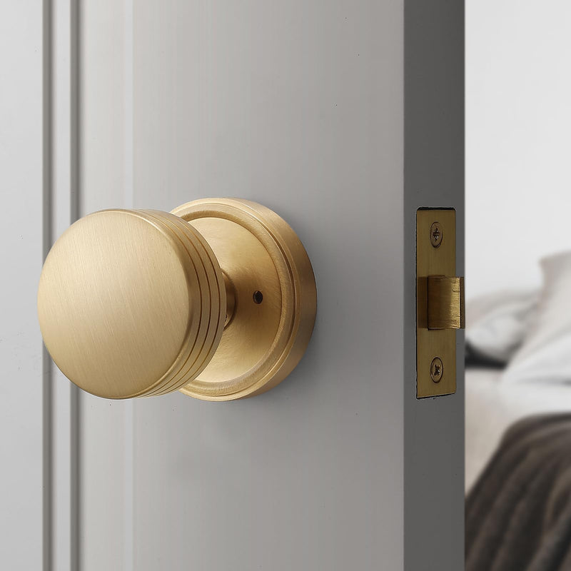 Minimalist Brass Privacy Door Knob – Decorative Groove Design, Brushed Brass Finish, Solid Brass Latch – 70mm Fixed Backset for Bedroom & Bathroom (Brushed Brass, Privacy-2.75 in)