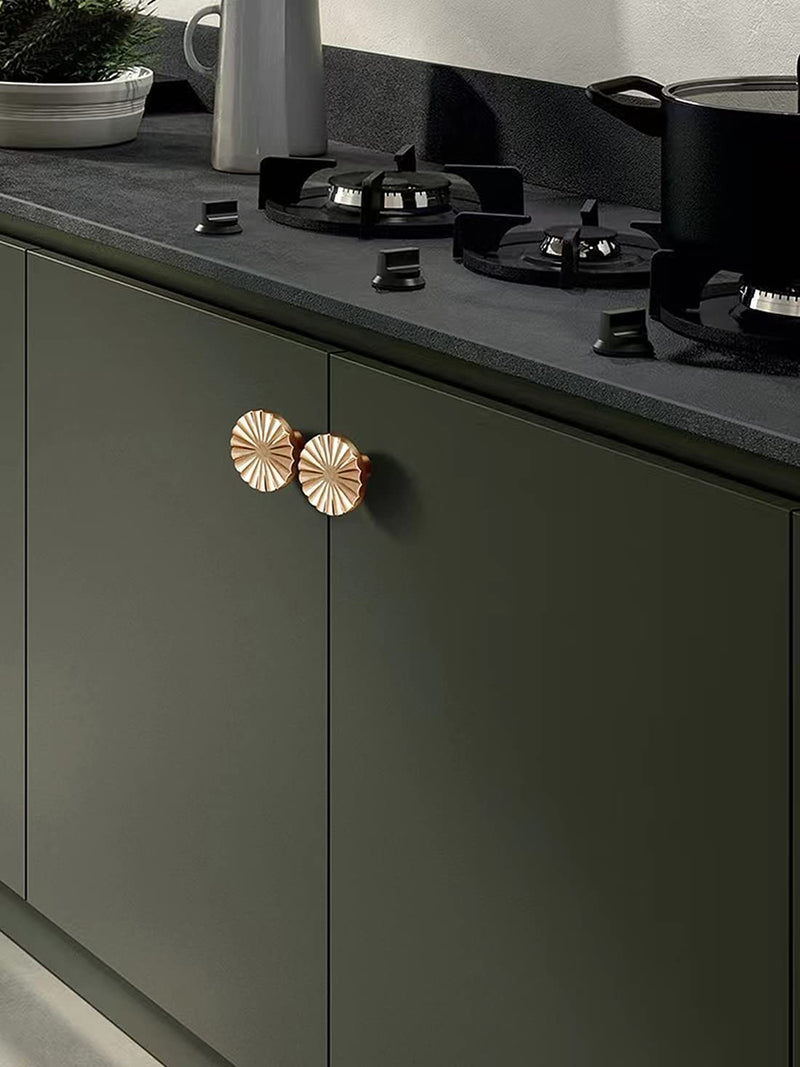 6 Pack Gold Cabinet knobs Kitchen Cabinet Pulls with Vintage Cupboard Drawers Hardware Dresser Drawer Handles Kitchen Cabinet Handles (Single Hole, 6 Pack, Brushed Gold) Single hole