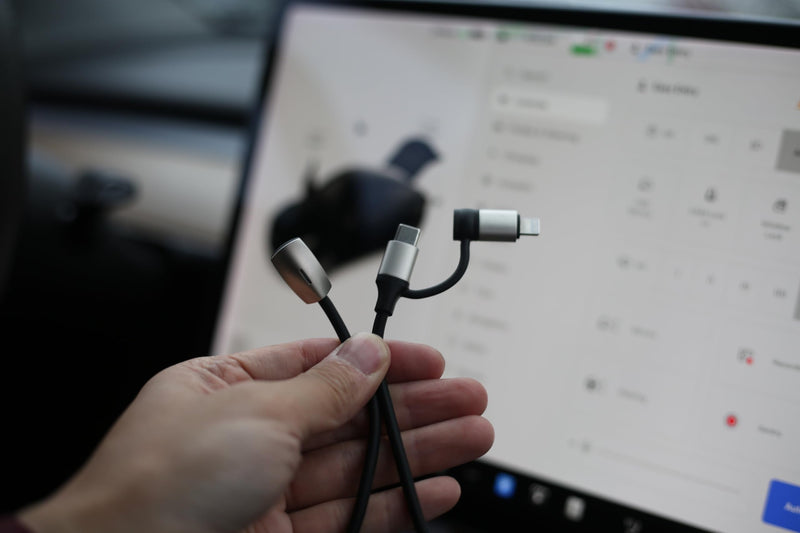2 in 1 USB C to L,USB C to USB C Fast Charging Cable for 2026 Tesla Model 3/Y/X/S/Cybertruck 90° Right-Angle Charging Cable Compatible with iPhone 11/12/13/14 and Vehicles Dock(4FT,60W) 2 in1