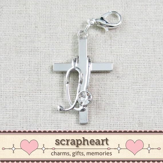 Cross & Stethoscope Badge Charm – Nurse ID Holder, Christian RN LPN CNA Gift, Medical Badge Reel Accessory, Faith Jewelry, Healthcare Worker Gift, Nursing Student Clip