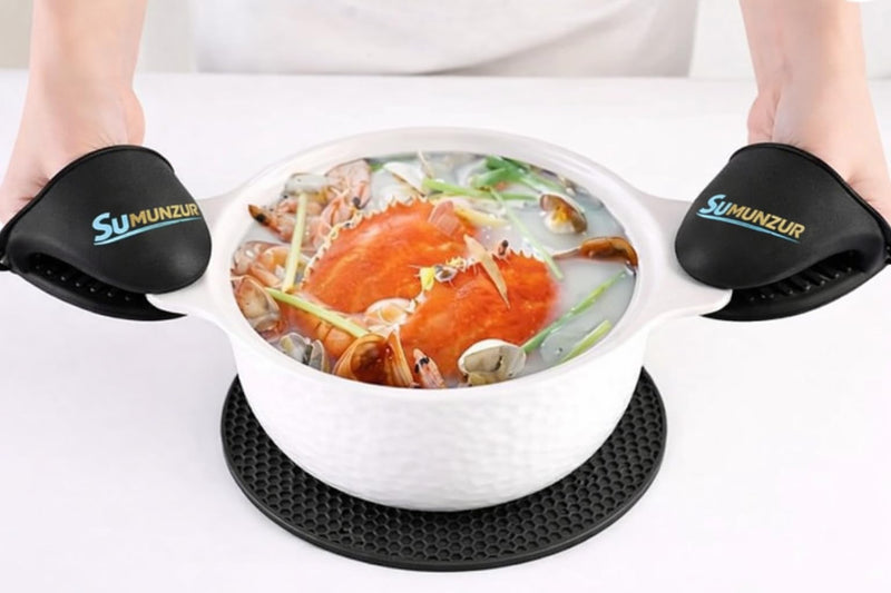 3 Piece Set:Oven Rack Organizer,Heat Resistant Trivet Mat,and Silicone Oven Mitt.The mitt ensures Safe handling of hot Dishes. Practical,Essential for Every Kitchen.Spice Rack,BPA Free
