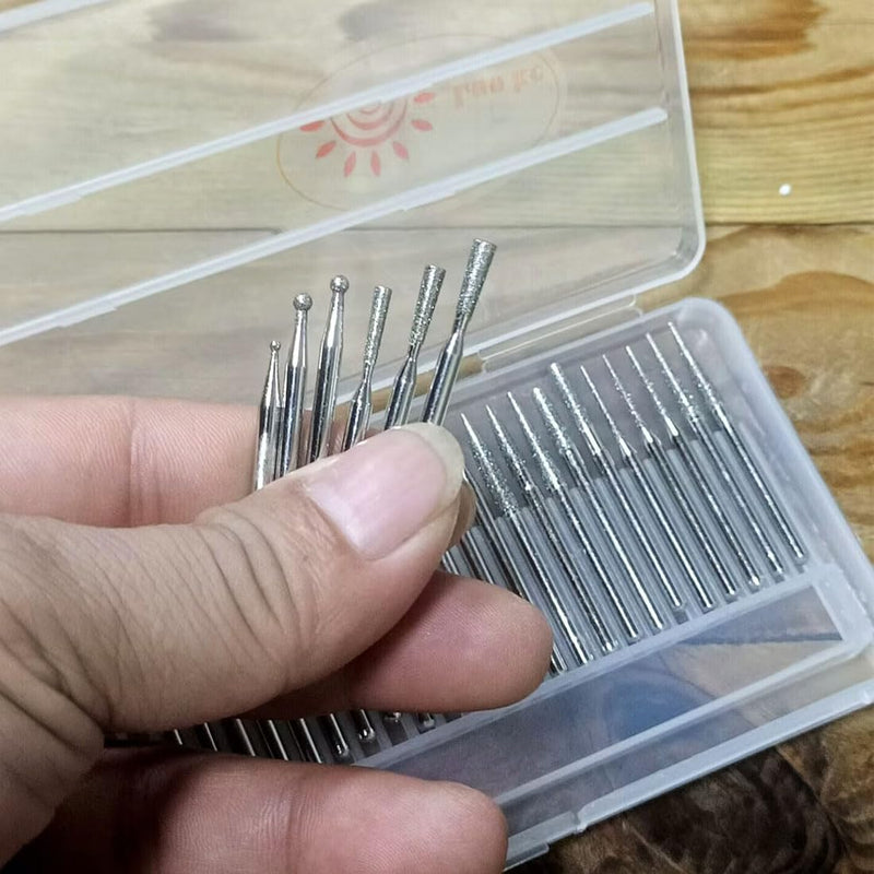 𝐋𝐮𝐨 𝐤𝐞 30 Pcs Diamond Burr Set, 3/32'' Shank Diamond Mounted Stone Carving Bits fits for Dremel Rotary Tools 3/32 in shank Silver