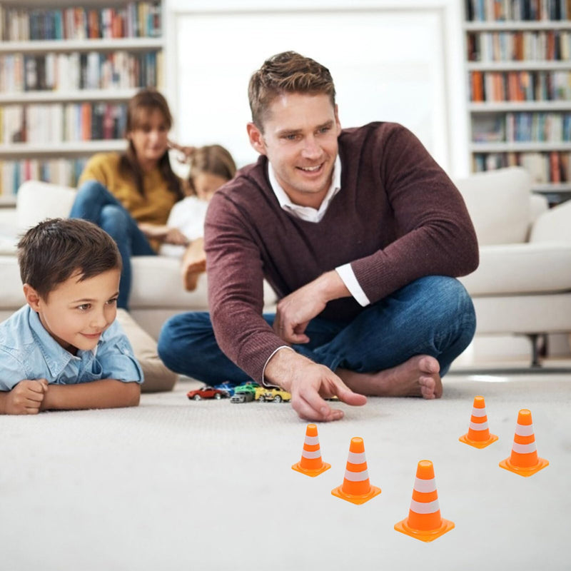 30Pcs Mini Traffic Cones, 1in Mini Traffic Cones Roadblock Signs, Training Roadblock Cones Traffic Scene Roadblocks, Multifunctional Building Theme Party Sports Activity Cones