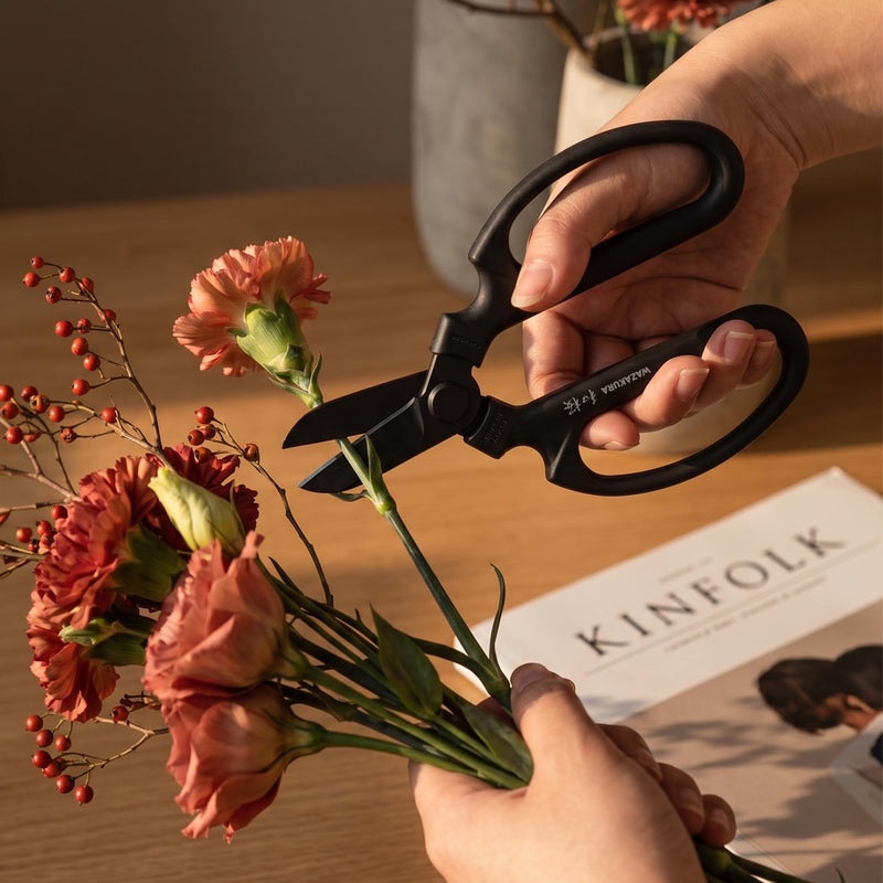 Wazakura Black Blade Floral Scissors - Carbon‑Reinforced Fluorine Coated, Ultra‑Sharp Clean Cuts, Japanese Professional Flower & Garden Shears