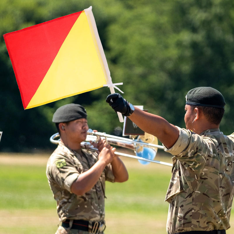 GANAZONO Traffic Safety Flags 2pcs Polyester Cloth Match Flags Hand Signal Flag Handheld Referee Flags Football Soccer Flag Sports Flags for Sports 50x35cm