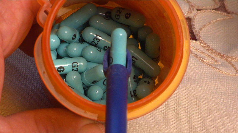 PillSpoonZ - 2 Sided Spoon Scoops Out Any Size Pills, Vitamins, Medication, Prescription Drugs, Supplements, Tablets from The Bottle