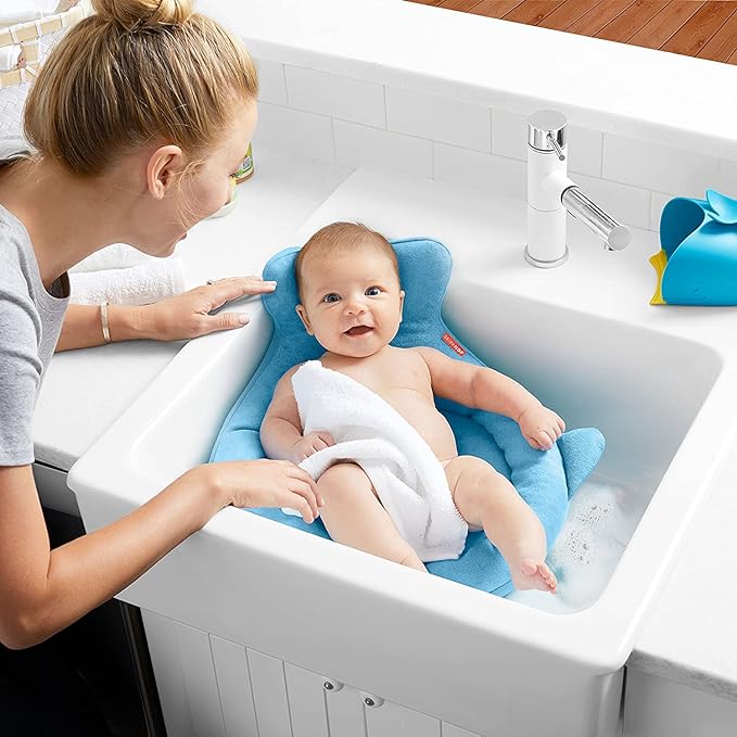 SKIP HOP BCSH235110 Baby Bath, Fluffy, Bath, Newborn, Can be Used in Washbasins and Sinks, Easy to Dry Mesh, Compact, Winter, Warm, Soft Sink Bath, Japanese Genuine Product, 1 Piece - NewNest Australia