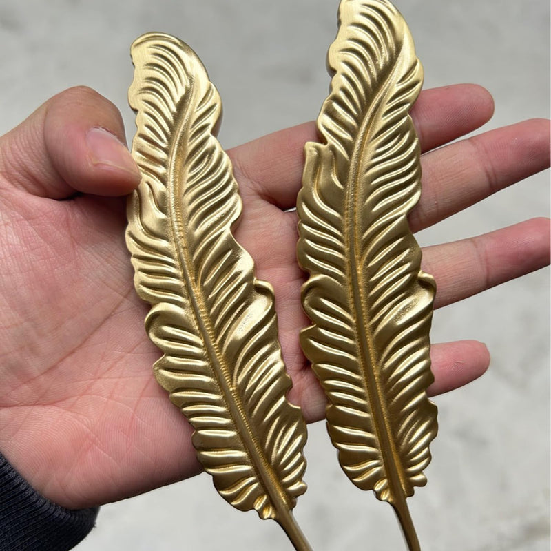 2PCS Solid Brass Feather Cabinet Drawer Handle Knob, Gold Feather Drawer Cabinet Handle Small Handles Modern Minimalist Handles Knobs for Bathroom Kitchen Wardrobe (Hole spacing:96mm) Hole spacing:96mm