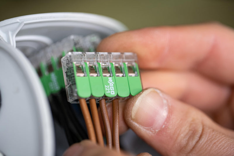 221-423 | WAGO Splicing Connector Green Range | for Solid, Stranded and fine-Stranded Conductors | 3-Conductor with levers | 24 – 12 AWG | Transparent housing | [50 Pieces]