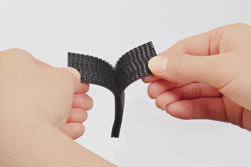 Scotch Extreme Interlocking Fasteners, 4 Strips, 1" x 3", Delivers Powerful Bond on Contact, Weather, Dirt & UV Resistant, 1 Set Holds 2 lbs., Designed with Reclosable Dual-Lock Technology (RF6731) Black 1"x3" 2 sets