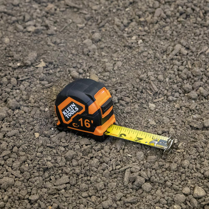 Klein Tools 9216 Tape Measure, Heavy-Duty Measuring Tape with 16-Foot Double-Hook Double-Sided Nylon Reinforced Blade, with Metal Belt Clip Magnetic Double-Hook 4.9 m