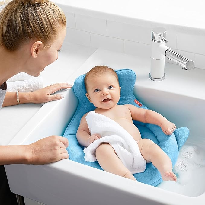 SKIP HOP BCSH235110 Baby Bath, Fluffy, Bath, Newborn, Can be Used in Washbasins and Sinks, Easy to Dry Mesh, Compact, Winter, Warm, Soft Sink Bath, Japanese Genuine Product, 1 Piece - NewNest Australia