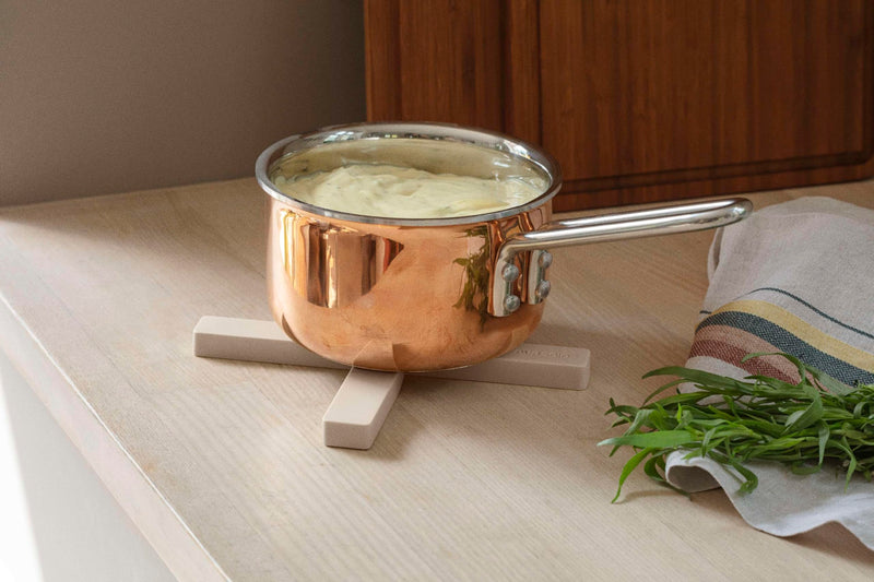 Eva Solo Nylon Silicone Magnetic Trivet, Foldable, Sand, 7.6 x 0.8 Inches, Dishwasher-Safe