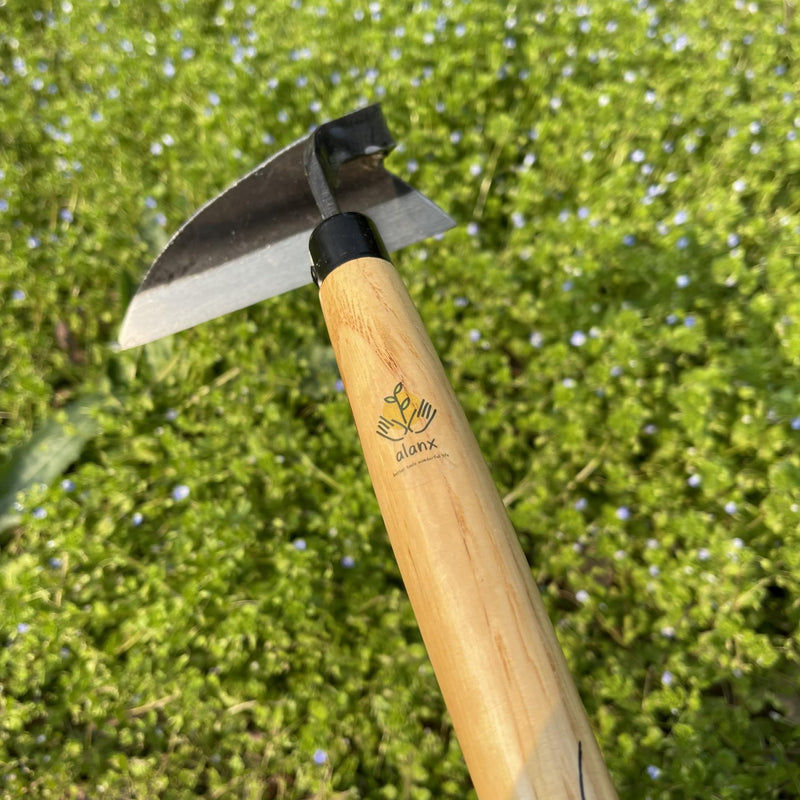alanx 12 Inch Japanese Gardening Hand Weeding Sickle, Weeding Hoe with Long Wooden Handle