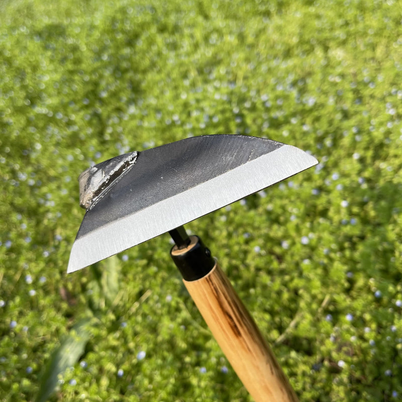 alanx 12 Inch Japanese Gardening Hand Weeding Sickle, Weeding Hoe with Long Wooden Handle