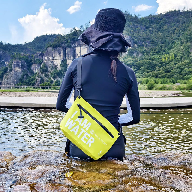 IPX7 Waterproof Dry Bag 2.5L Floating PVC Dry Sack with Waterproof Zipper Shoulder Strap for Kayaking Swimming Beach Travel Boating Camping Hiking Canoeing Paddleboarding Water Sports (white) white