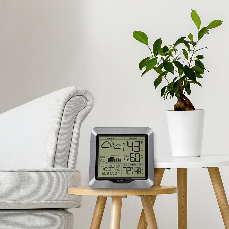 La Crosse Technology Advanced Wireless Weather Station: Dynamic Icons, Barometric Pressure, Atomic Time, Temperature/Humidity Gauge, Recording, Stylish Display, Fast Reception & Long Range (330 Feet) Forecast Station, Silver