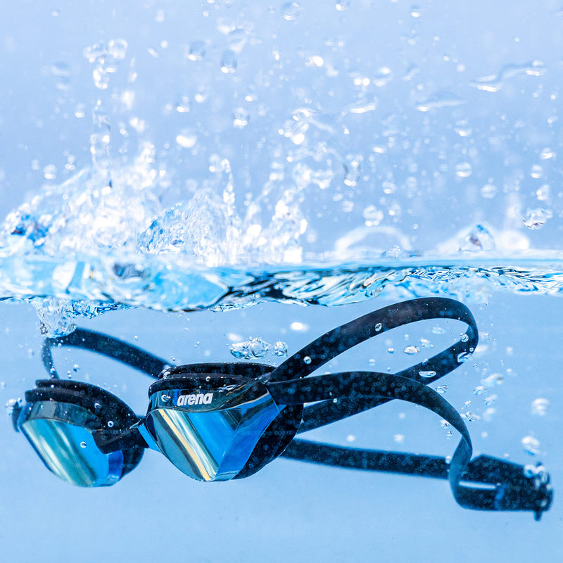 ARENA Unisex Python Racing Swim Goggles for Men and Women Anti-Fog No Leak Max Comfort Dual Strap, Mirror/Non-Mirror Lens Non-mirror Lens Smoke/White/Fuchsia