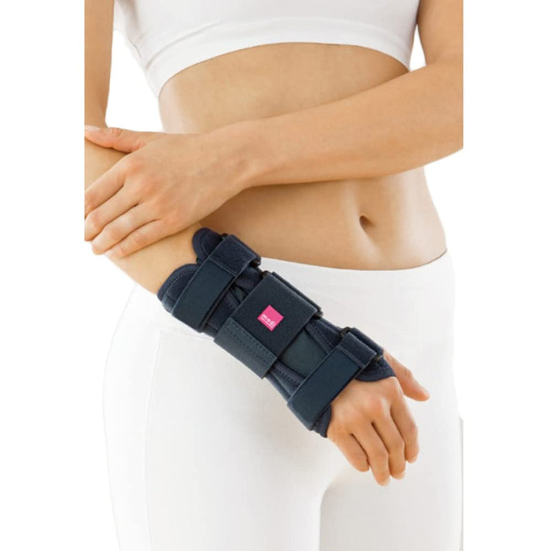 medi Manumed - wrist bandage right | black | Size I | Compression bandage to stabilize the wrist - NewNest Australia