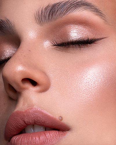Catrice More Than Glow Highlighter, No. 020 Supreme Rose Beam, Pink, Intense, Metallic, Shimmering, Vegan, Microplastic Particles Free, Nano Particulate Free (5.9 g) - NewNest Australia