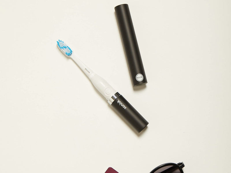 Sonisk Pulse | Battery Powered Electric Toothbrush | Sonic Technology | 1x Battery, 2X Brush Heads, 1x Travel Case Included | 31,000 Strokes Per Minute | Antimicrobial | Portable Size | Matte Black - NewNest Australia