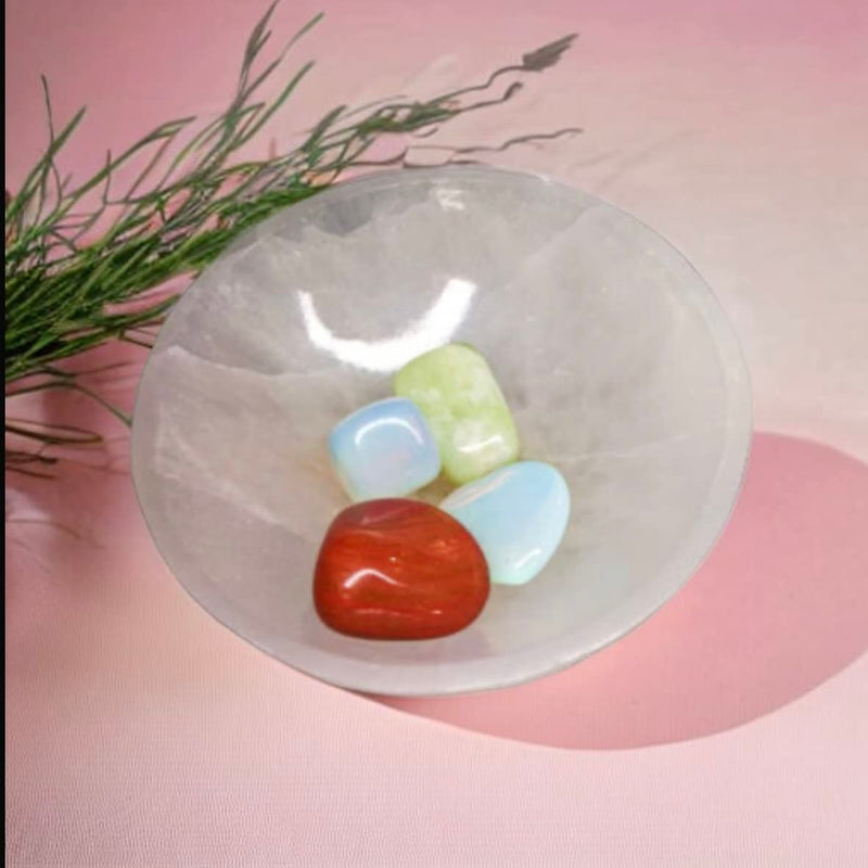Crystal Selenite Charging Round Shape Handmade Bowl Alter Cleansing Spiritual Energy Healing Plate Charge White Dish Meditation Tumbles Creative Dish Jewelry Storage Decoration or Gift 6 cm - NewNest Australia