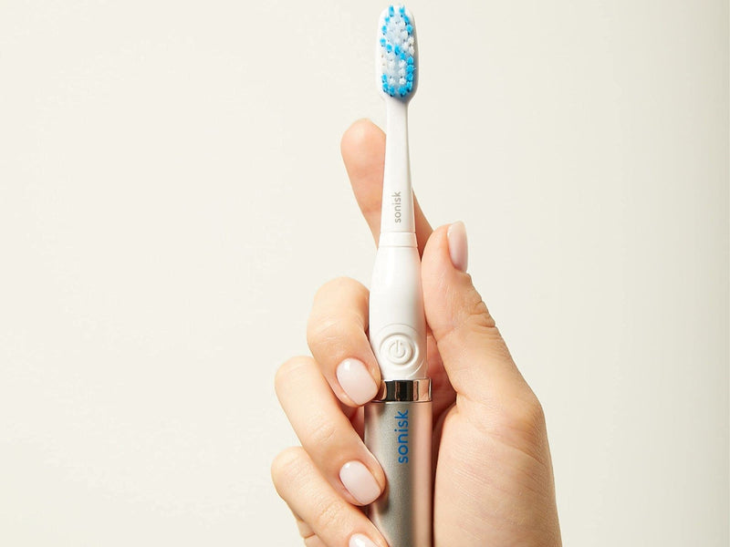 Sonisk Pulse | Battery Powered Electric Toothbrush | Sonic Technology | 1x Battery, 2x Brush Heads, 1x Travel Case Included | 31,000 Strokes Per Minute | Antimicrobial | Portable Size |Metallic Silver Metallic Silver - NewNest Australia