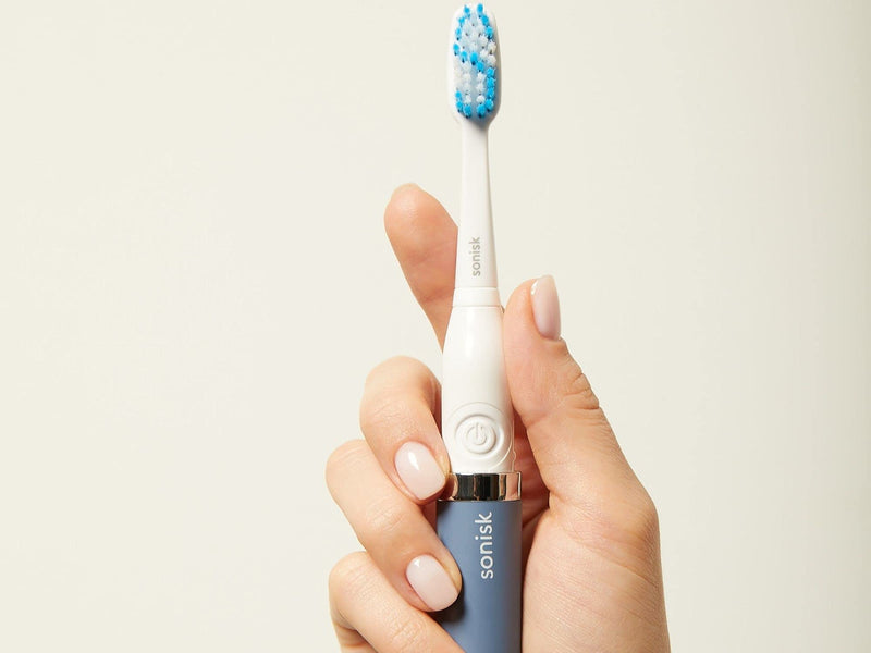 Sonisk Pulse | Battery Powered Electric Toothbrush | Sonic Technology | 1x Battery, 2X Brush Heads, 1x Travel Case Included | 31,000 Strokes Per Minute | Antimicrobial | Portable Size | Steel Blue - NewNest Australia