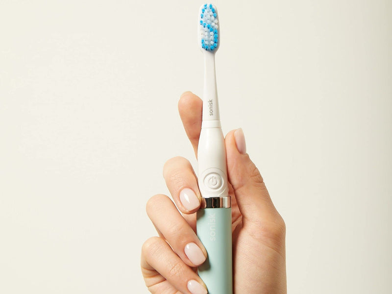 Sonisk Pulse | Battery Powered Electric Toothbrush | Sonic Technology | 1x Battery, 2X Brush Heads, 1x Travel Case Included | 31,000 Strokes Per Minute | Antimicrobial | Portable Size | Teal - NewNest Australia