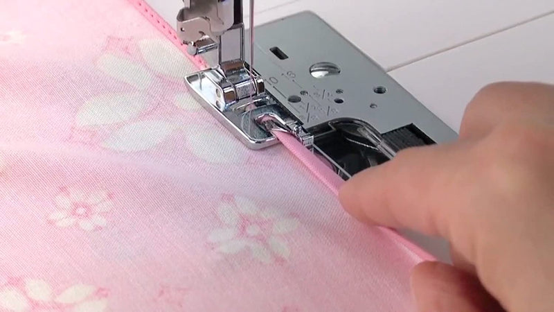 SINGER | Narrow Rolled Hem Foot for Low-Shank Sewing Machines, 1/8 Inch Hem, Light to Medium Weight Fabrics, Couch Over Narrow Cord - Sewing Made Easy - NewNest Australia
