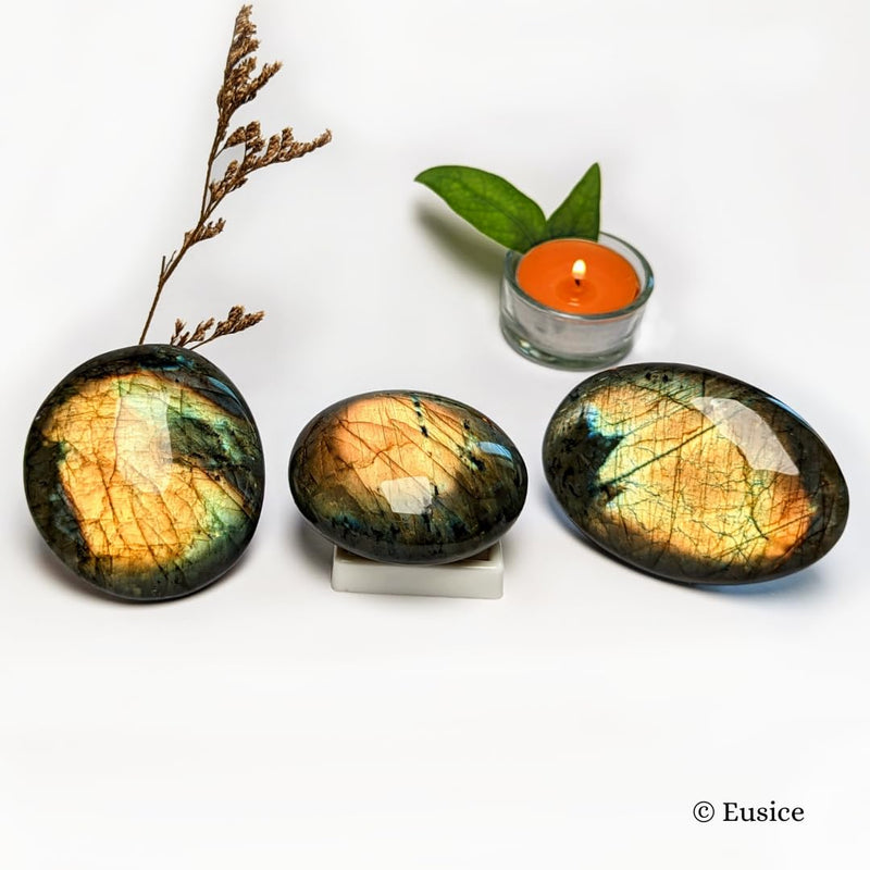 EUSICE - Imperial Labradorite Natural Stone, Healing Stone Crystal Relaxation and Anti-Stress, 100% Artisan & Handmade Pebble, Labradorite High Quality and Ethics for Wellness, Meditation, Collecting Golden Labradorite 80g-100g - NewNest Australia