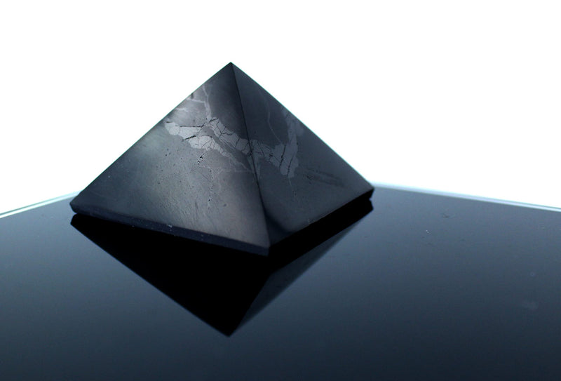 Heka Naturals Polished Shungite Pyramid Crystal | 5 cm - Black Mineral Stones for Decoration & Meditation - Living Room Crystals - Natural Barrier & Cleaner - Fullerenes - NewNest Australia