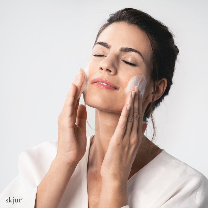 Skjur mild cleansing foam. Facial cleansing for every day without drying out your skin with ectoin and glycoin, 200ml - NewNest Australia