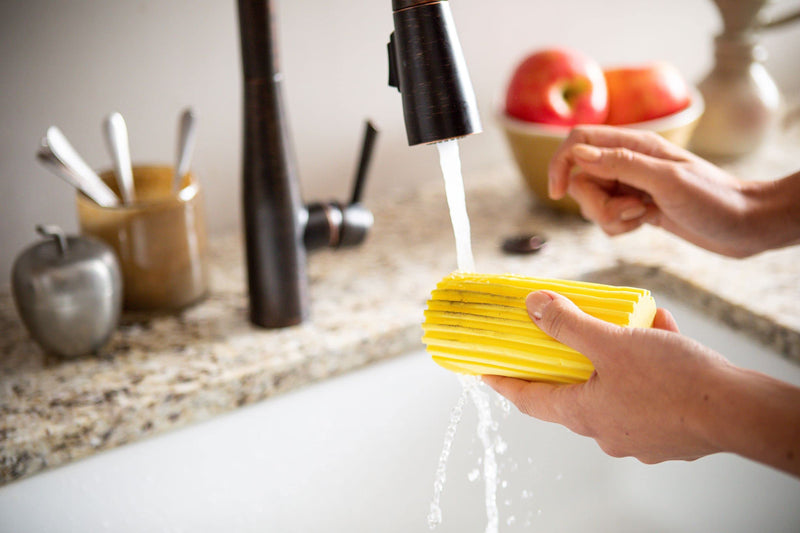 Scrub Daddy Damp Duster - Magical Dust Cleaning Sponge - Traps Dust Rinses Clean (Grey), One Size, (SDDAMGY) Gray - NewNest Australia