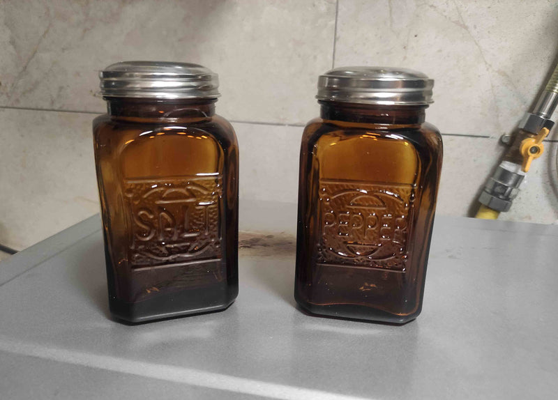 Ritadeshop Depression Style Glass Salt and Pepper Shakers (Amber) Amber - NewNest Australia