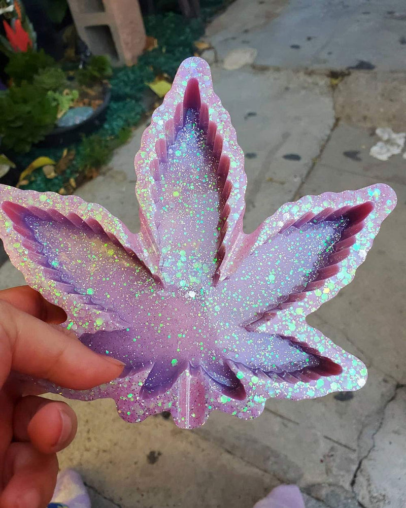 1 Pcs Leaf Maple Resin Mold, Weed Ashtray Silicone Molds, Leaf Tray Mold Ideal for Jewelry Storage Box Handmade Crafts Home Decoration (M590) - NewNest Australia