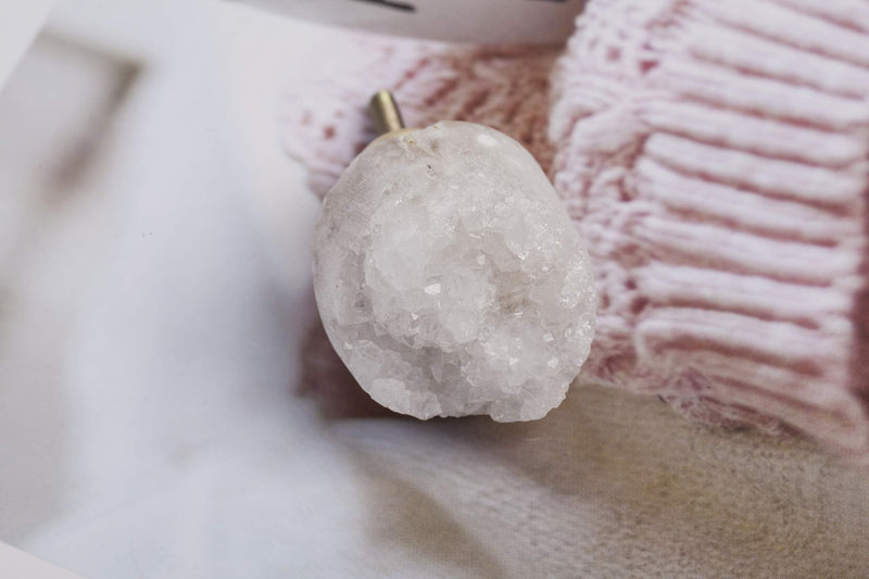 AMOYSTONE 2pcs Natural White Geode Stone Unique Knobs Small 1" Handle Pulls Thread Brass for Door Drawer, Bedroom Cabinet - NewNest Australia