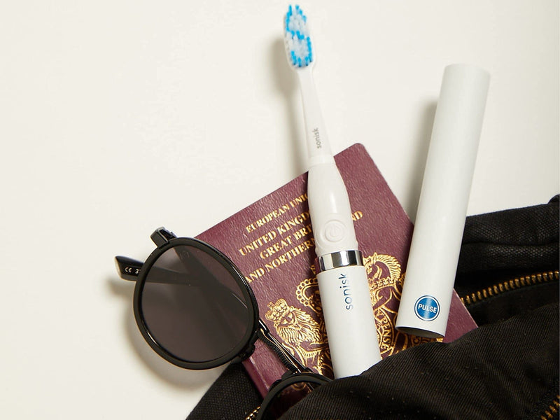 Sonisk Pulse | Battery Powered Electric Toothbrush | Sonic Technology | 1x Battery, 2X Brush Heads, 1x Travel Case Included | 31,000 Strokes Per Minute | Antimicrobial | Portable Size | Pure White - NewNest Australia