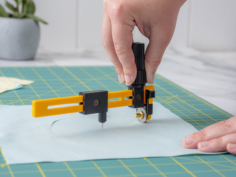 OLFA 18mm Rotary Circle Cutter (CMP-3) - Adjustable Rotary Blade Cutter w/ Ratchet Handle Cuts Perfect Circles for Crafts, Sewing, Quilting, Replacement Blade: OLFA RB18-2 - NewNest Australia