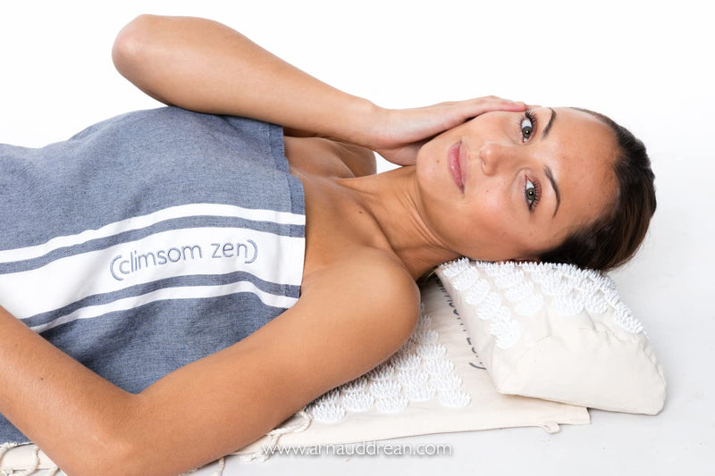Climsom Zen Acupressure Mat, 3 Colors (Blue, White, Purple), 100% Natural And Organic Textiles, Jute Bag And Advice Book Included, Back Massage For Home (White) - NewNest Australia