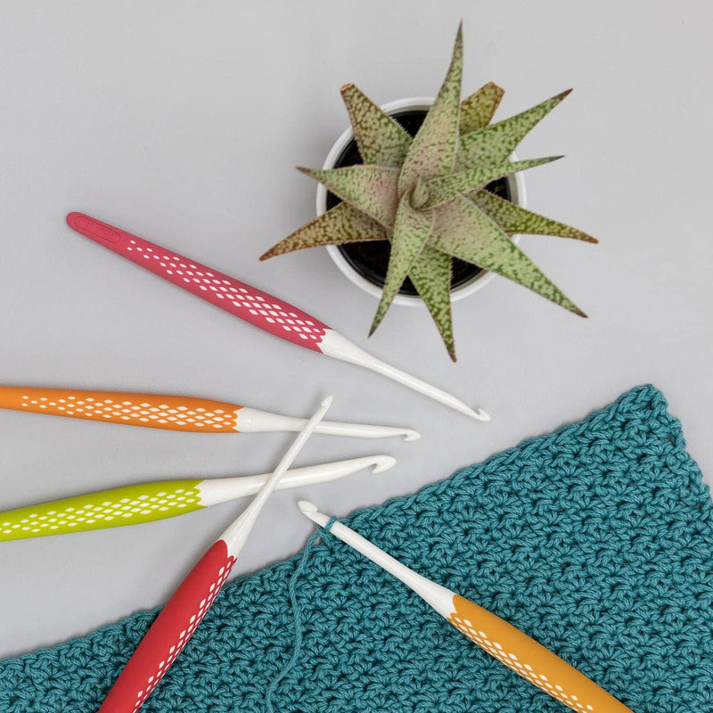 Prym Ergonomics Value Pack, Small (E, G, 7, H, J) Crochet Hook Set, Multicolor Small (E, G, 7, H, J) - NewNest Australia
